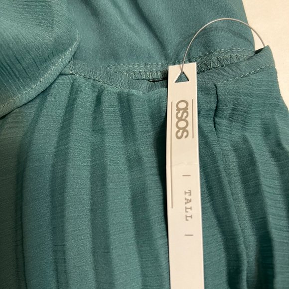NWT ASOS Women's Cocktail Dress Green Pleated Skirt Fluttered Sleeve Size 8 - Picture 4 of 11